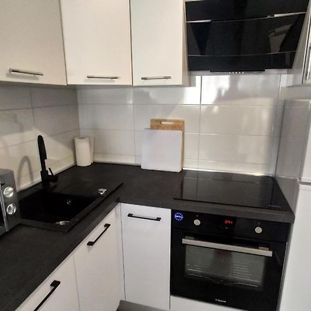 Apartment Mikas Stanici Buitenkant foto