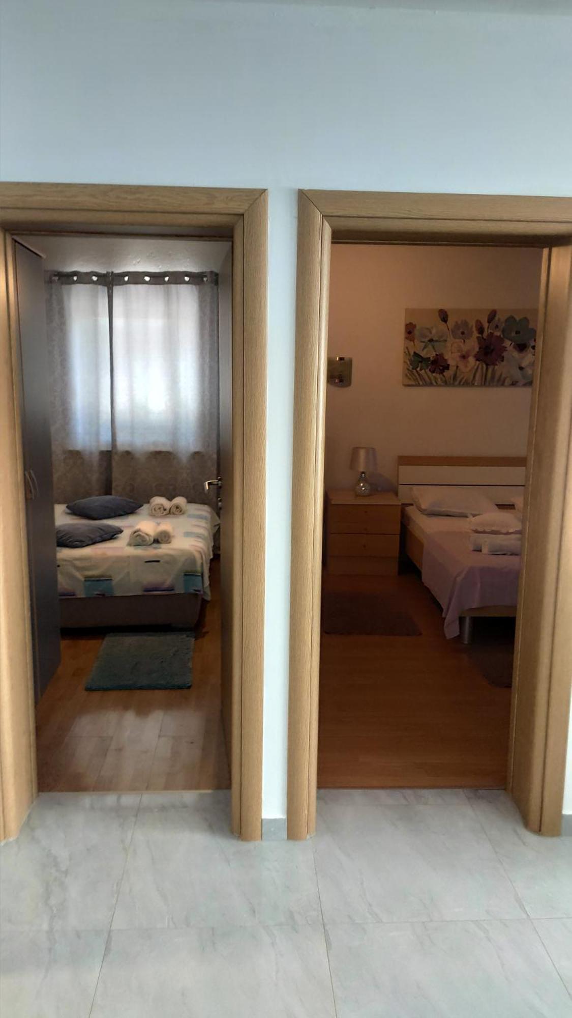 Apartment Mikas Stanici Buitenkant foto