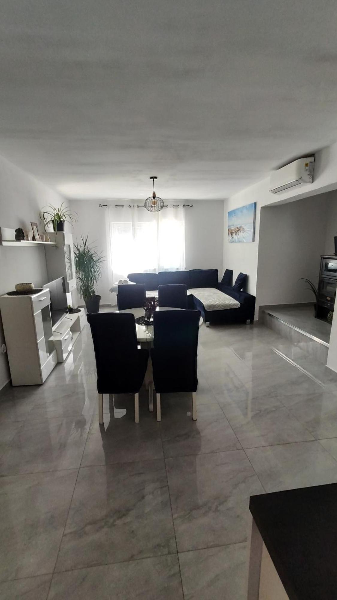 Apartment Mikas Stanici Buitenkant foto