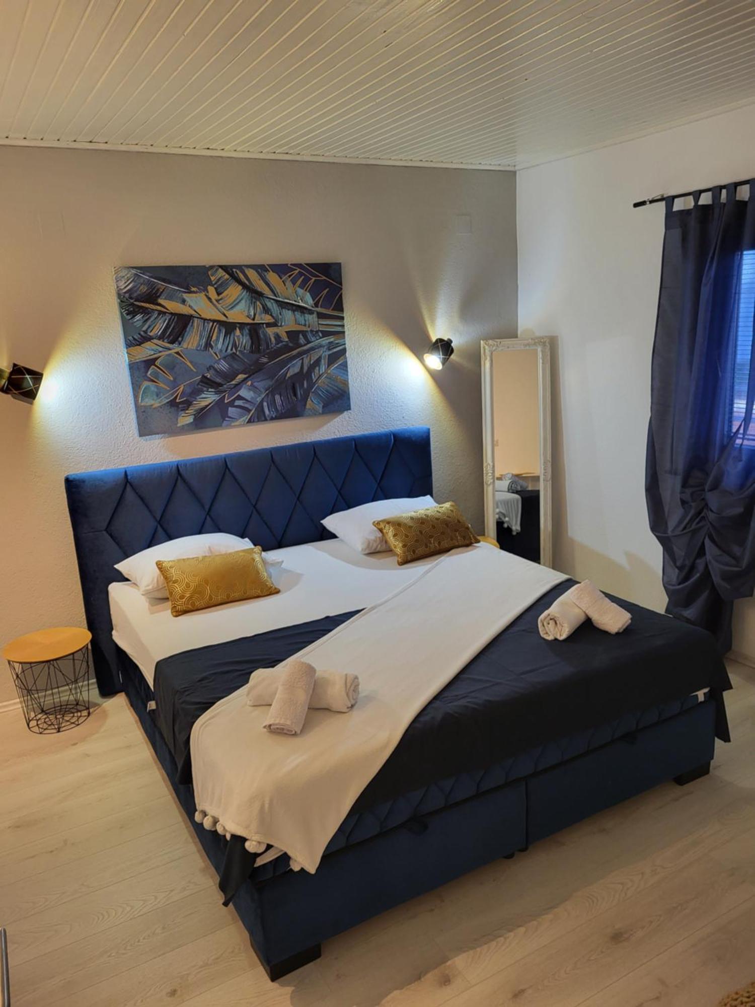 Apartment Mikas Stanici Buitenkant foto