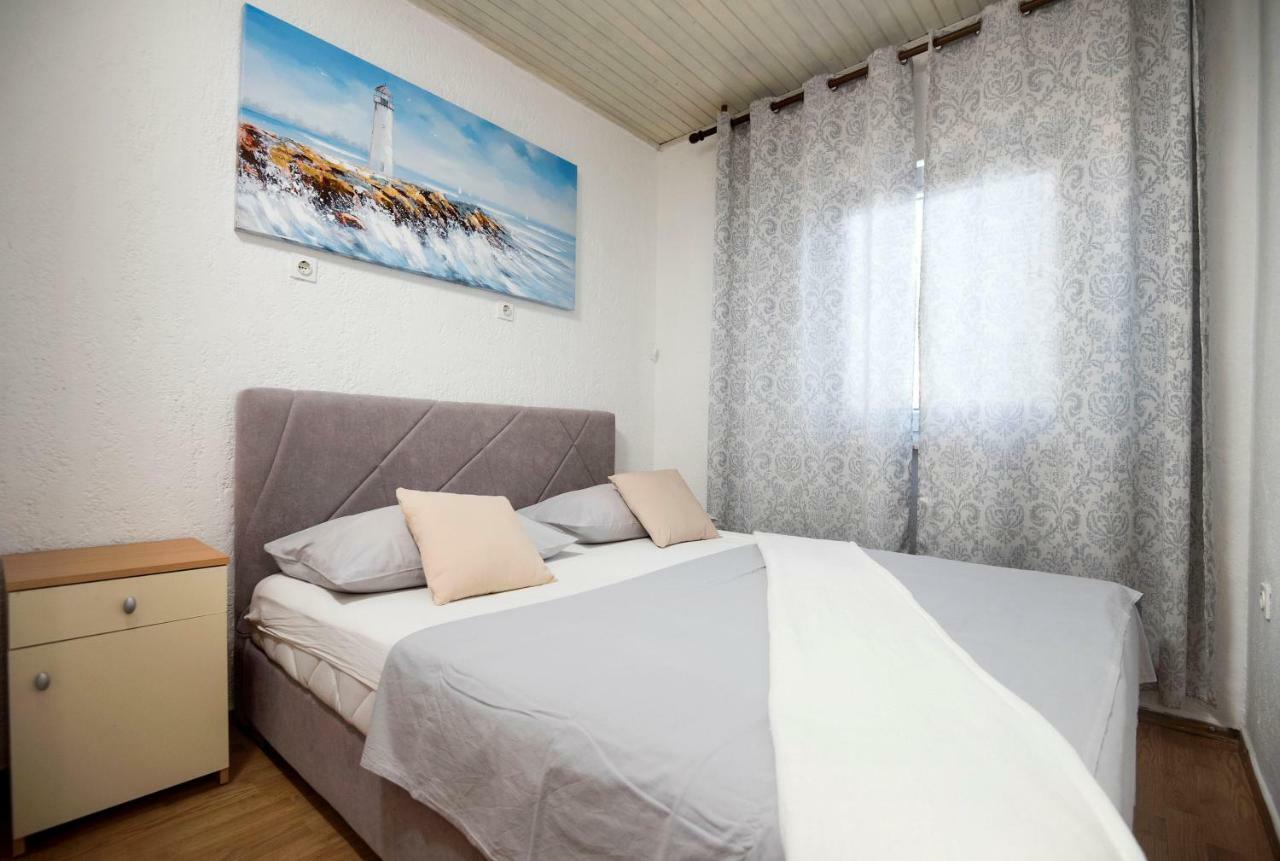 Apartment Mikas Stanici Buitenkant foto