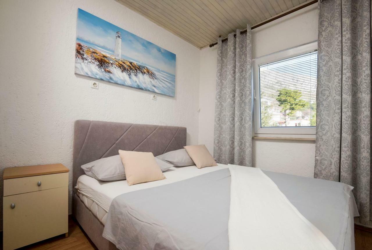 Apartment Mikas Stanici Buitenkant foto